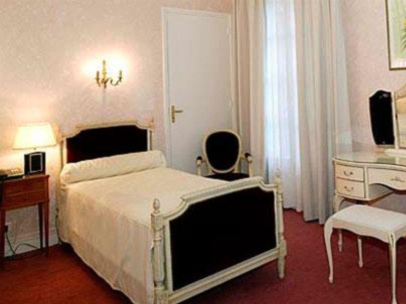 Oceania L'Hotel De France Nantes Bagian luar foto