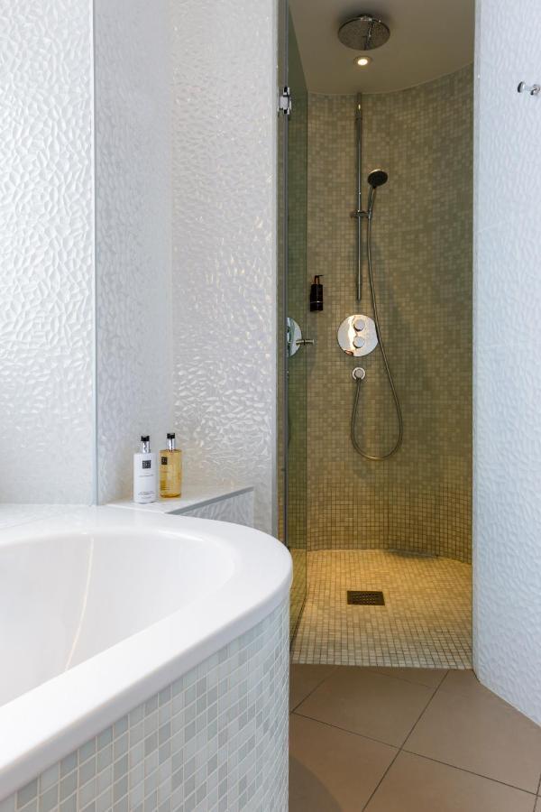 Oceania L'Hotel De France Nantes Bagian luar foto